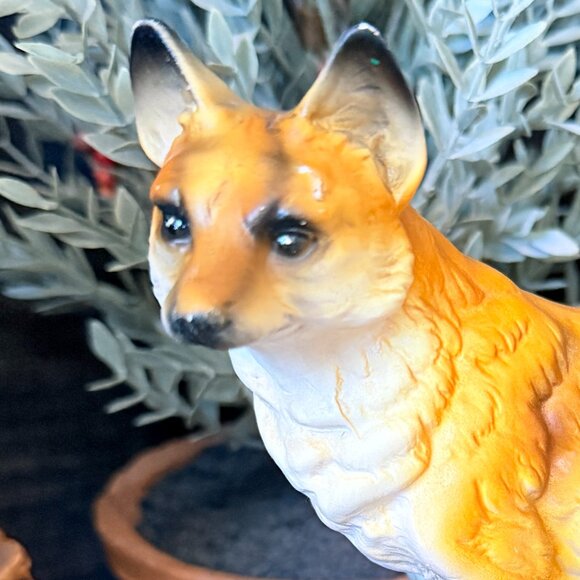 Vintage Porcelain Fox Figurine made in Japan - Picture 13 of 14